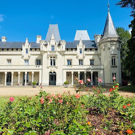 Chateau De Salvert - 4 Gites - 32 Personnes Neuillé Exteriör bild