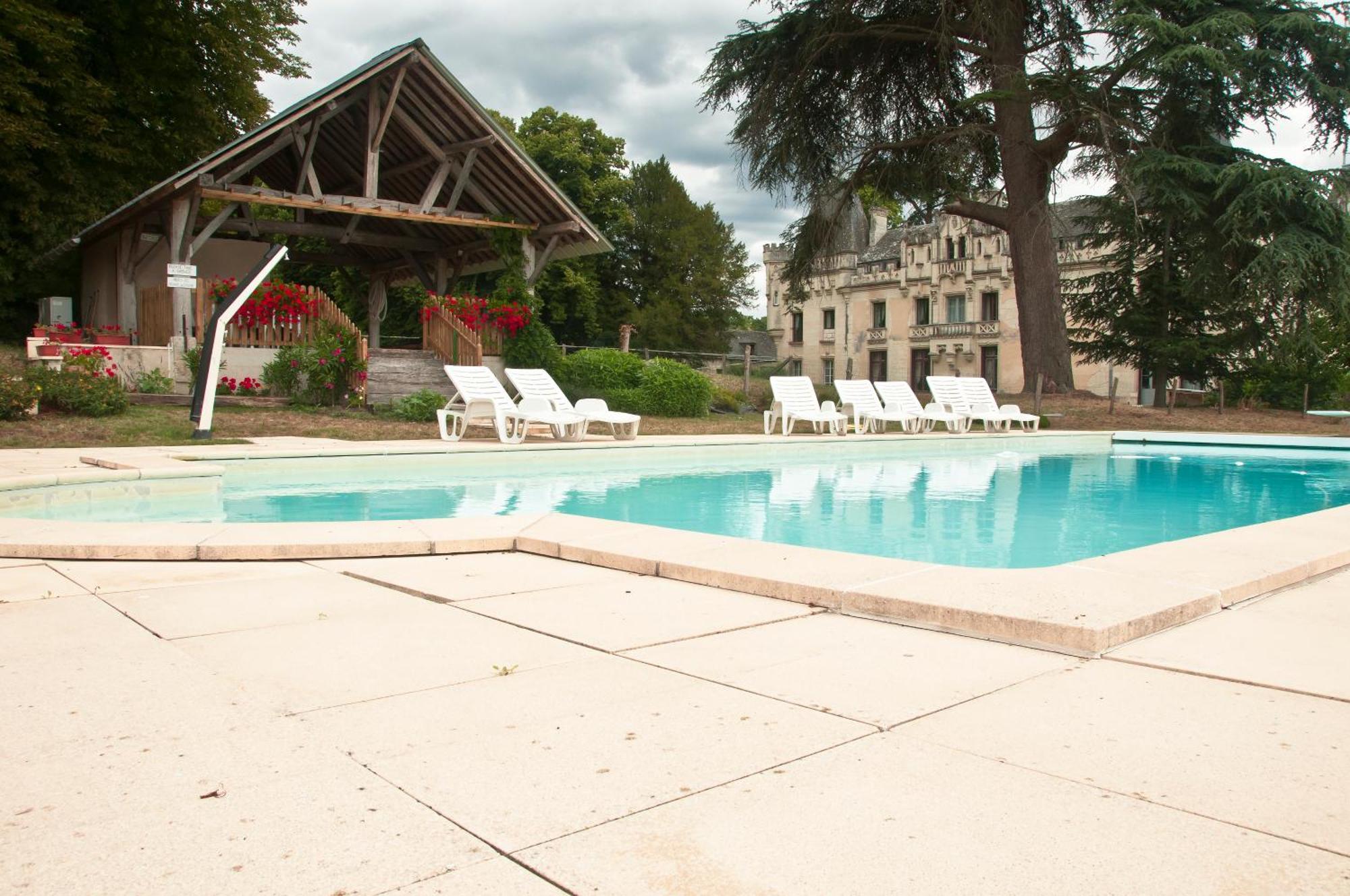 Chateau De Salvert - 4 Gites - 32 Personnes Neuillé Exteriör bild