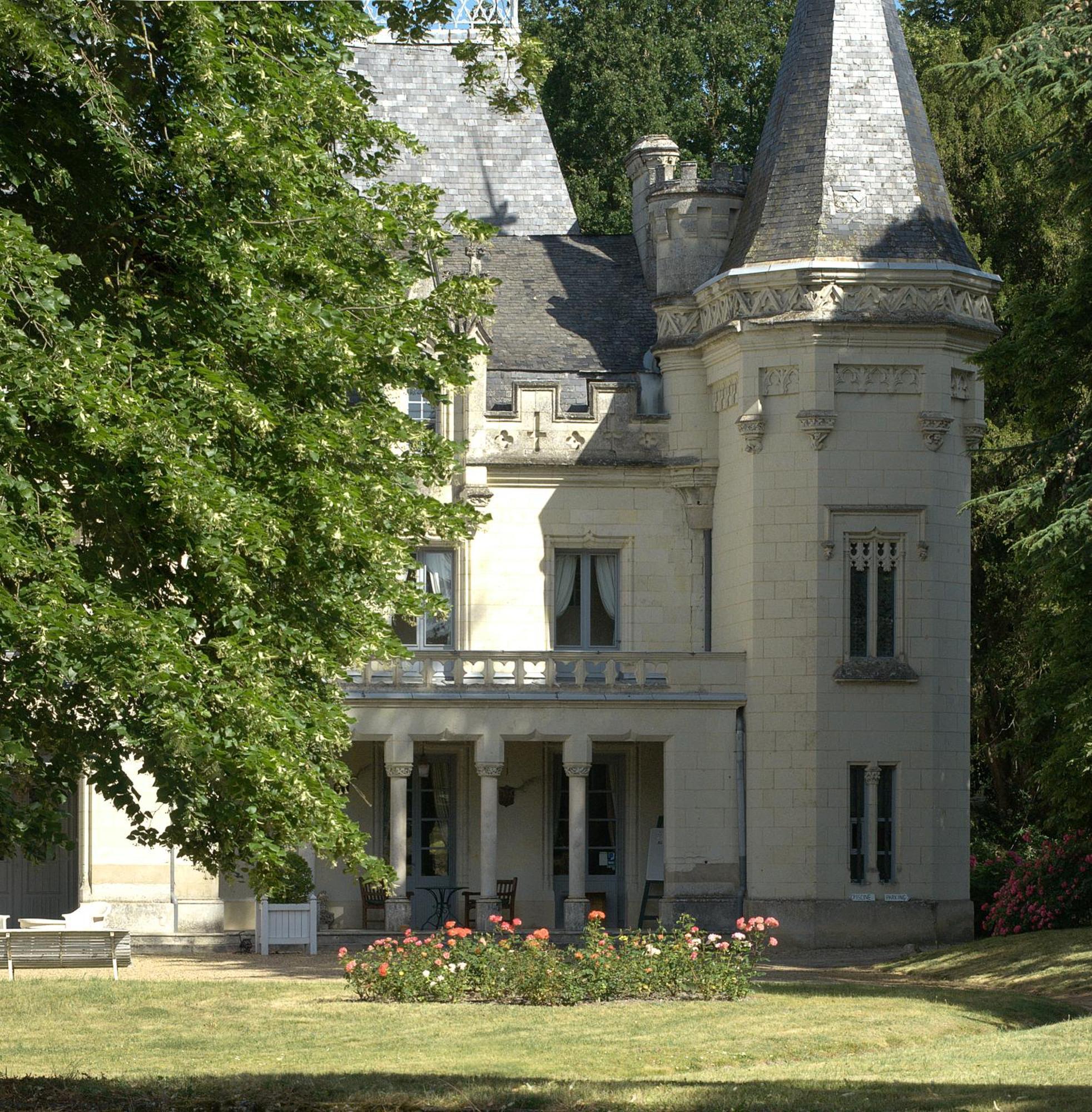Chateau De Salvert - 4 Gites - 32 Personnes Neuillé Exteriör bild