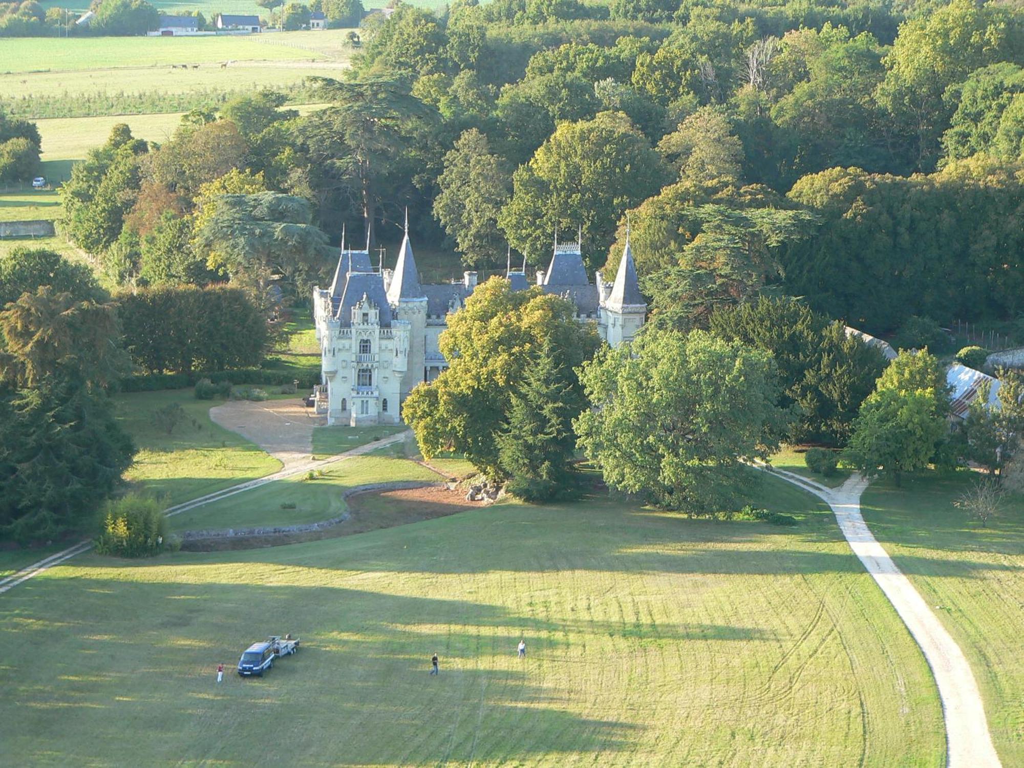 Chateau De Salvert - 4 Gites - 32 Personnes Neuillé Exteriör bild