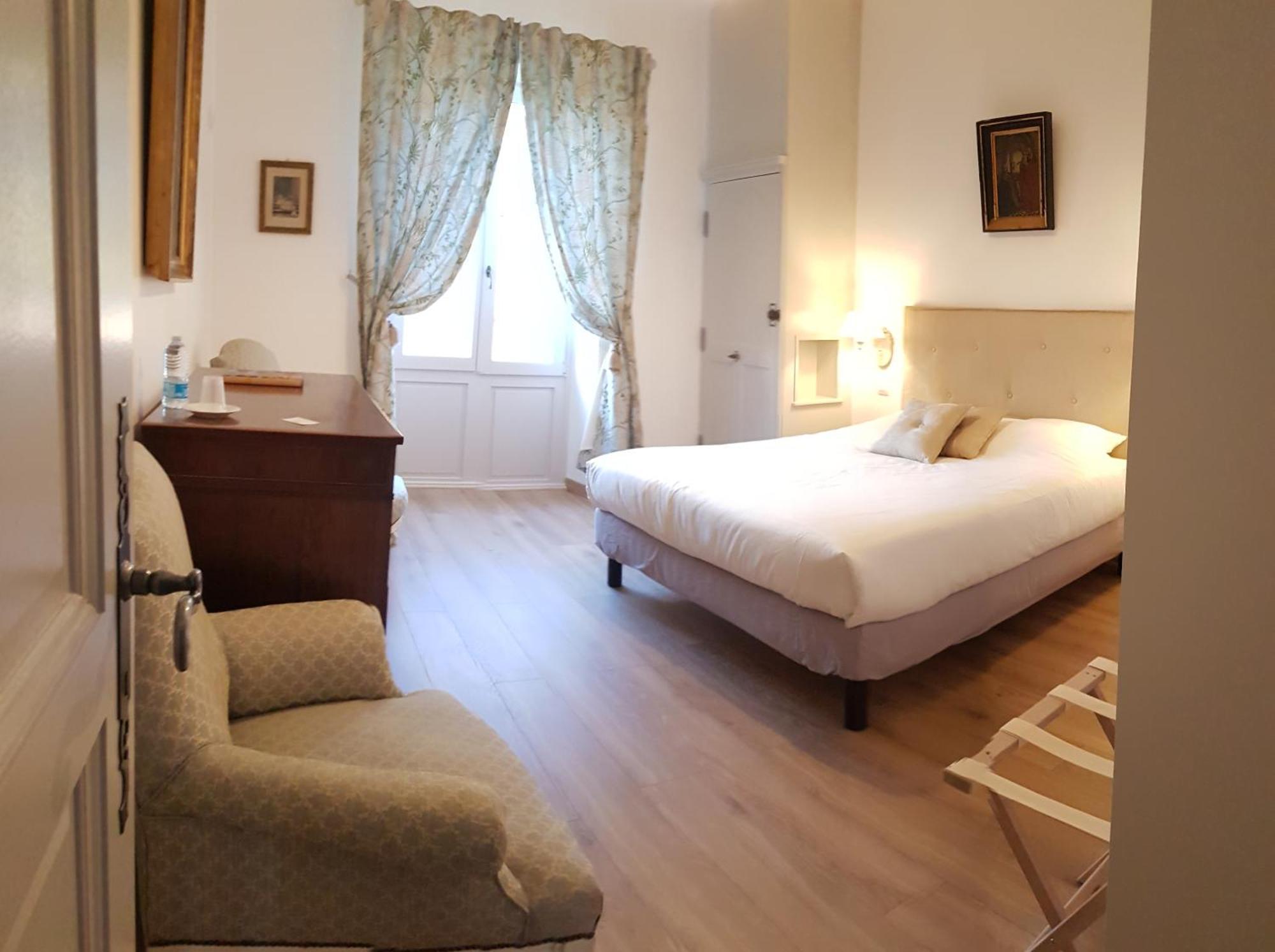 Chateau De Salvert - 4 Gites - 32 Personnes Neuillé Exteriör bild