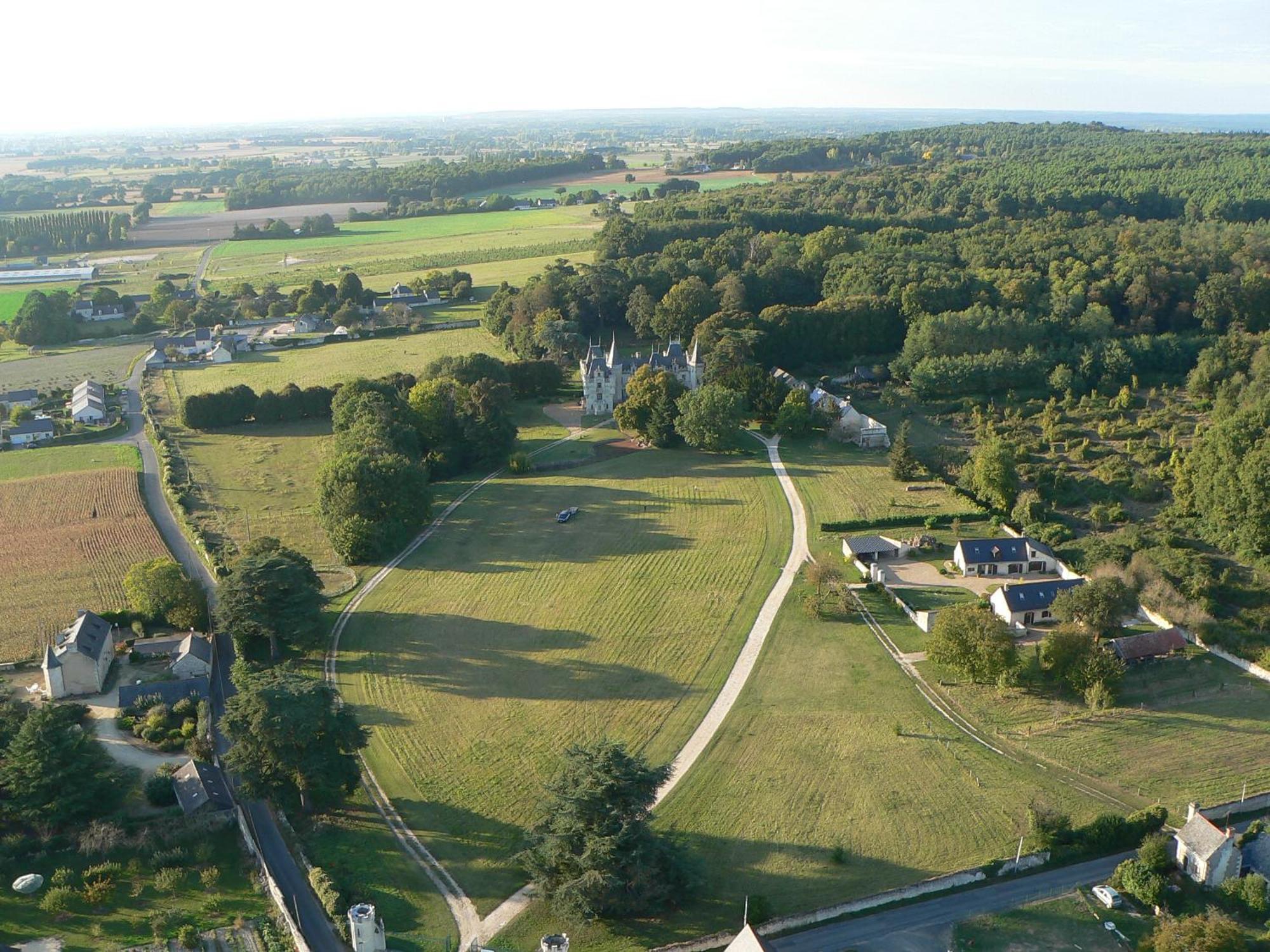 Chateau De Salvert - 4 Gites - 32 Personnes Neuillé Exteriör bild