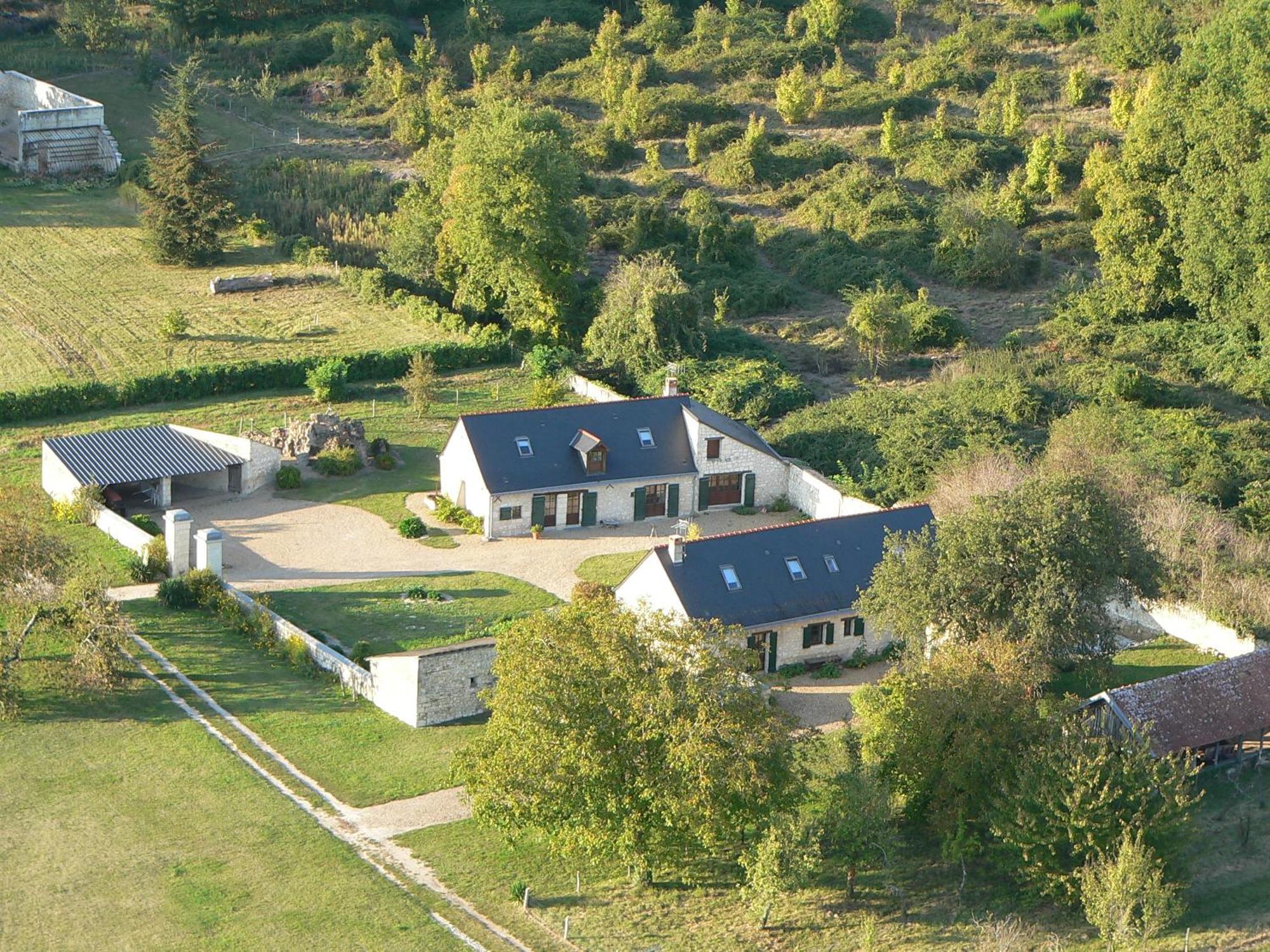 Chateau De Salvert - 4 Gites - 32 Personnes Neuillé Exteriör bild