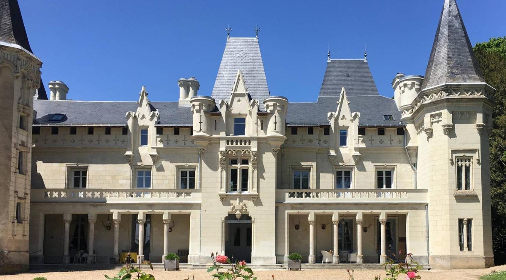 Chateau De Salvert - 4 Gites - 32 Personnes Neuillé Exteriör bild