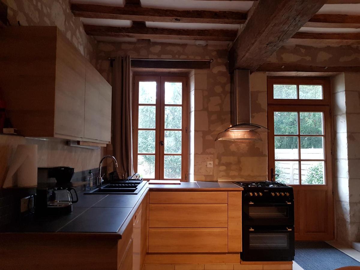 Chateau De Salvert - 4 Gites - 32 Personnes Neuillé Exteriör bild