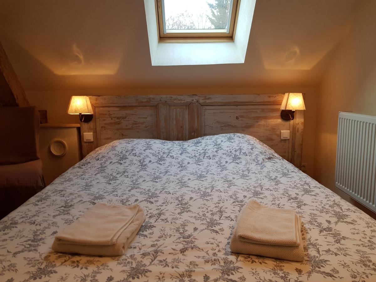 Chateau De Salvert - 4 Gites - 32 Personnes Neuillé Exteriör bild
