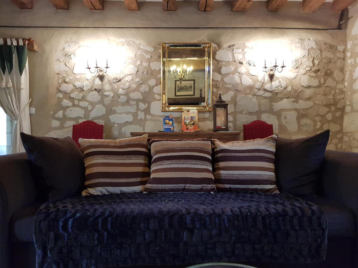 Chateau De Salvert - 4 Gites - 32 Personnes Neuillé Exteriör bild
