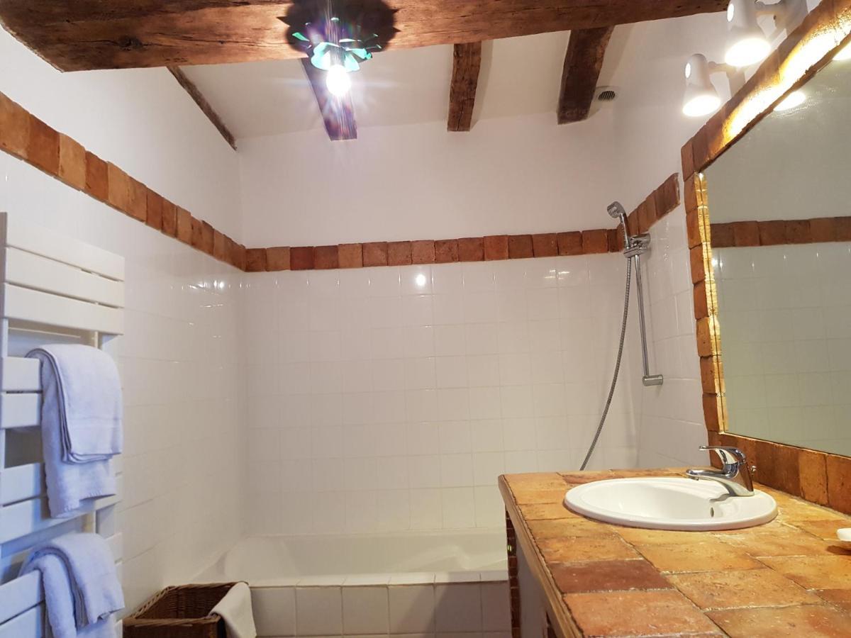 Chateau De Salvert - 4 Gites - 32 Personnes Neuillé Exteriör bild