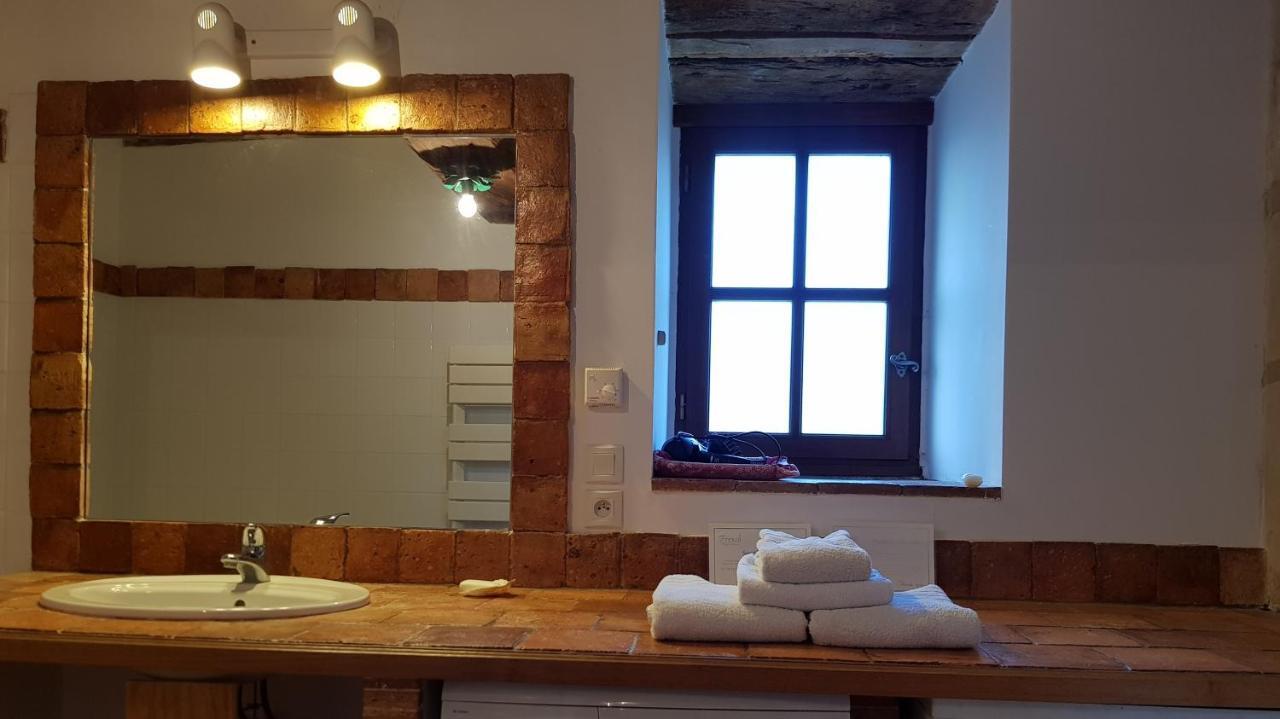 Chateau De Salvert - 4 Gites - 32 Personnes Neuillé Exteriör bild
