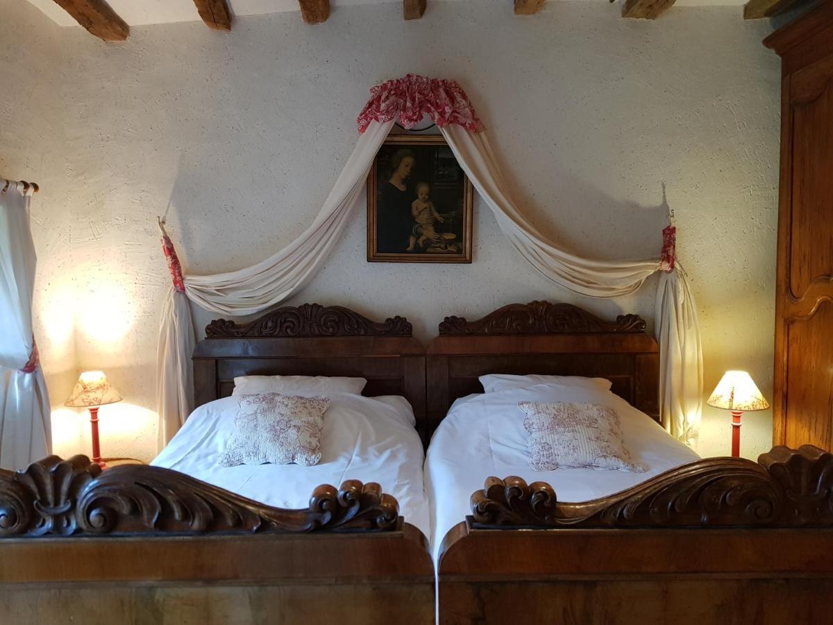 Chateau De Salvert - 4 Gites - 32 Personnes Neuillé Exteriör bild