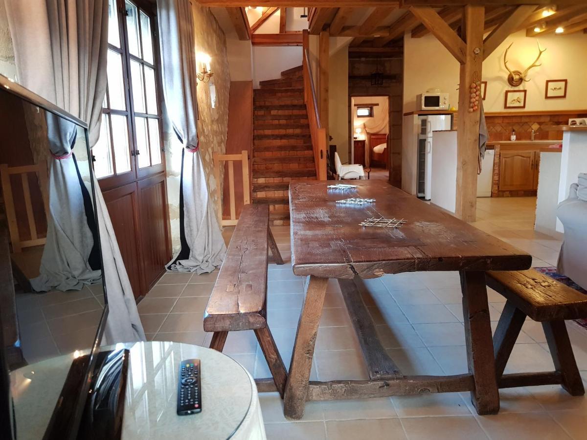 Chateau De Salvert - 4 Gites - 32 Personnes Neuillé Exteriör bild
