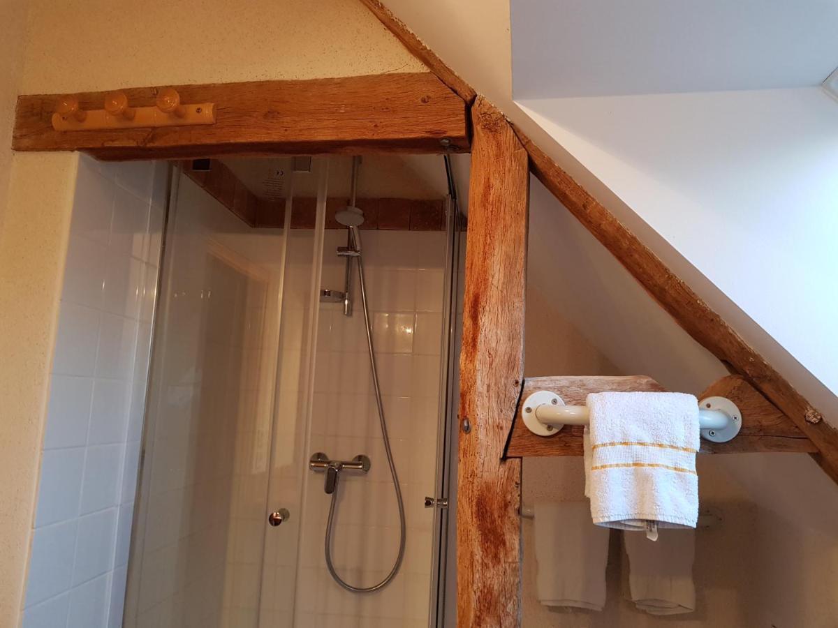 Chateau De Salvert - 4 Gites - 32 Personnes Neuillé Exteriör bild